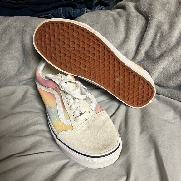 Vans - Picture 2 of 3